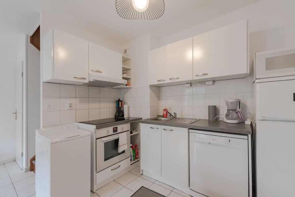 Guest House II Мани льо Онгр Екстериор снимка